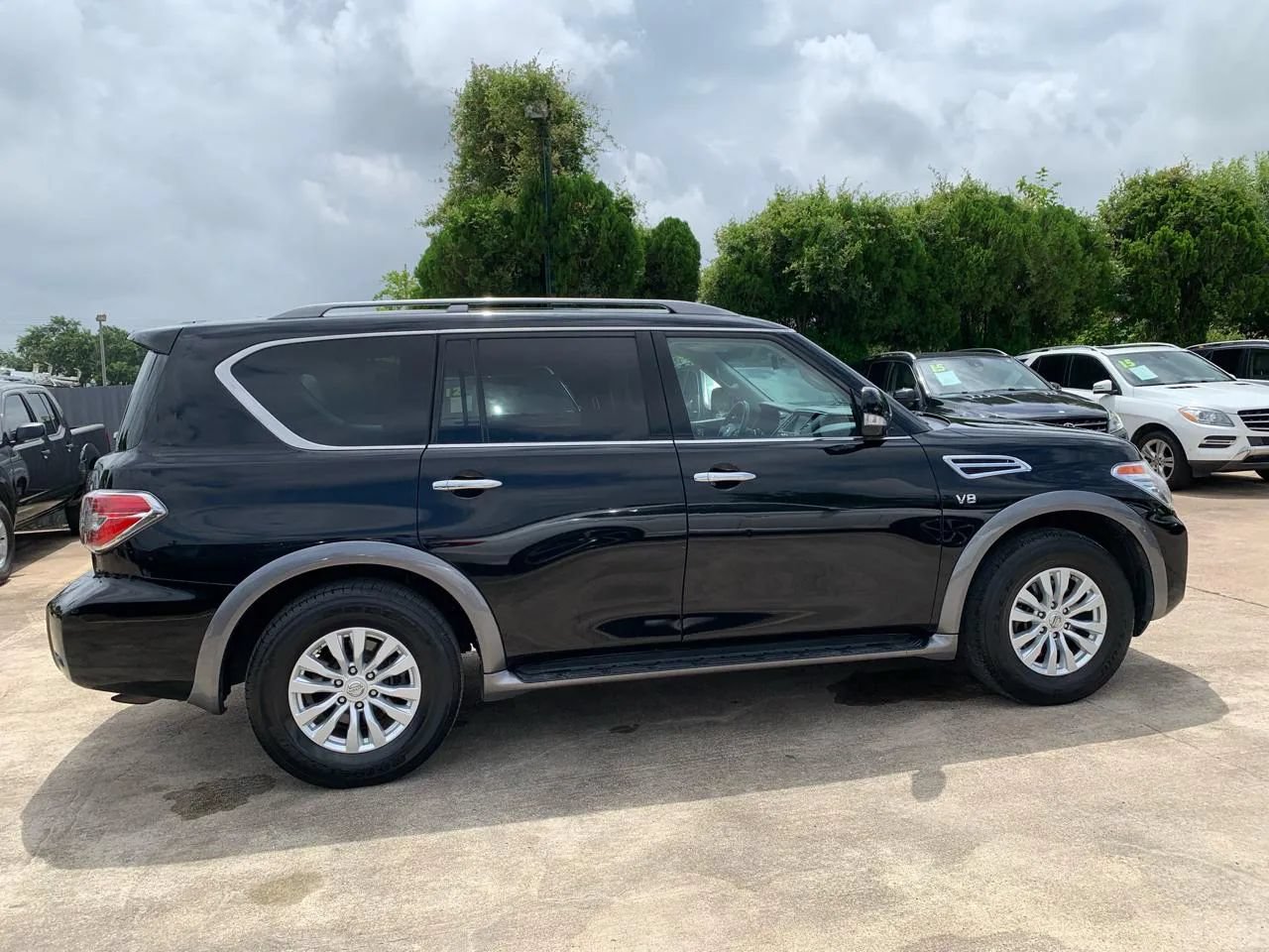 Used 2017 Nissan Armada SV w/ Driver Package RWD image 8