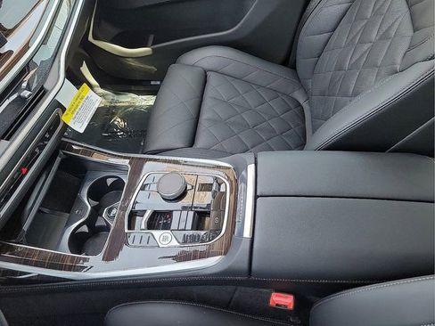 Certified 2026 BMW X7 xDrive40i AWD/4WD image 30