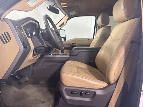 Used 2012 Ford F250 Lariat w/ Lariat Interior Pkg image 11