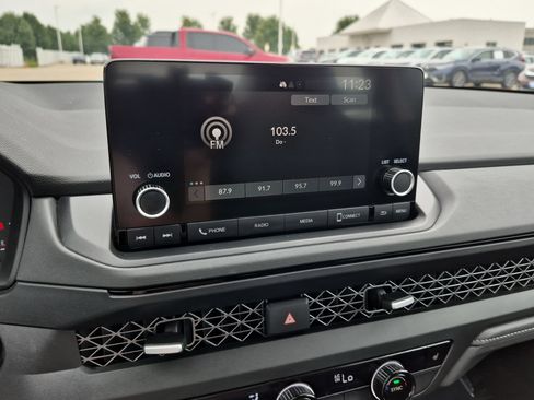 Used 2023 Honda Accord EX image 17