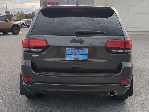 Used 2021 Jeep Grand Cherokee Laredo X image 14