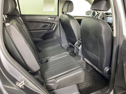 Used 2023 Volkswagen Tiguan SE w/ Panoramic Sunroof Package FWD image 25