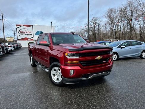 Used 2018 Chevrolet Silverado 1500 LT w/ All Star Edition image 2