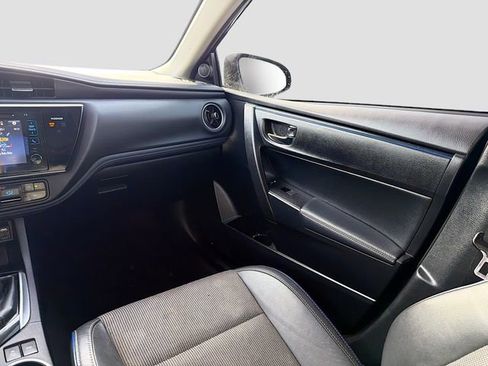 Used 2017 Toyota Corolla SE w/ SE Premium Package image 22