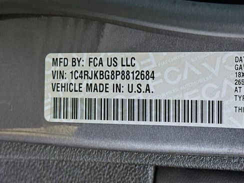 Used 2023 Jeep Grand Cherokee L Limited AWD/4WD image 39