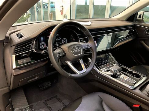 Used 2023 Audi Q8 Premium w/ Convenience Package AWD/4WD image 18