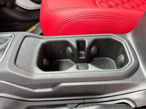 Used 2024 Jeep Wrangler Unlimited Sport AWD/4WD image 20