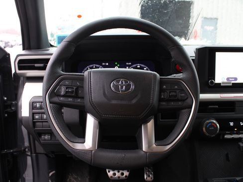 Used 2024 Toyota Tacoma TRD Sport image 8