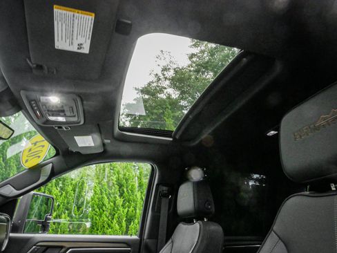 Used 2024 Chevrolet Silverado 2500 High Country w/ Technology Package AWD/4WD image 28