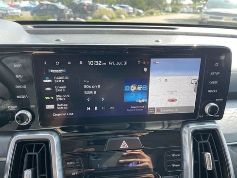 Used 2023 Kia Sorento SX AWD/4WD image 16