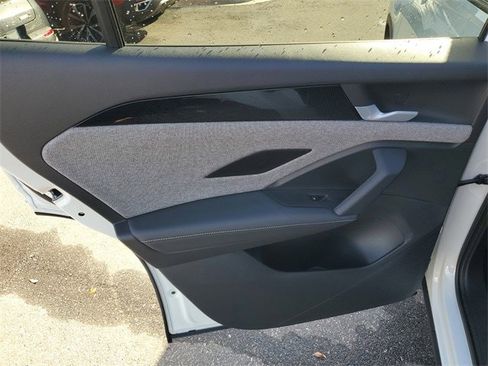 Certified 2025 Volkswagen Tiguan S image 7