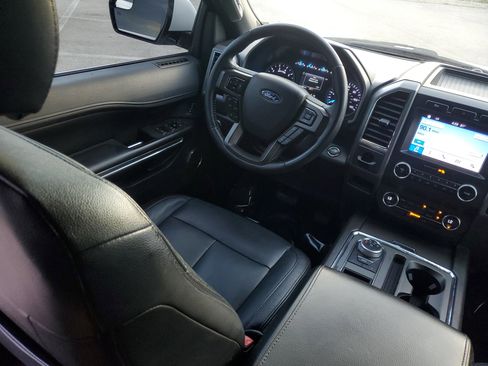 Used 2019 Ford Expedition XLT image 20