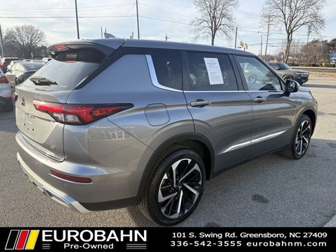 Used 2022 Mitsubishi Outlander SE image 32