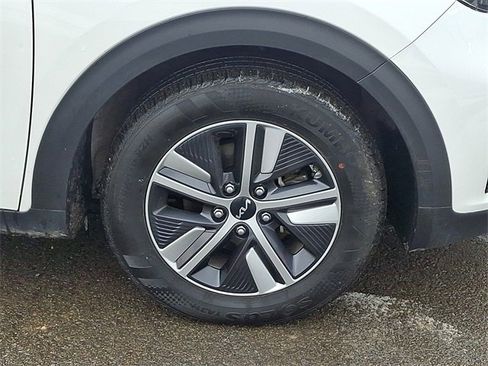 Certified 2022 Kia Niro LXS image 8