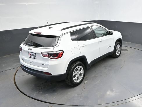 Used 2024 Jeep Compass Latitude AWD/4WD image 31