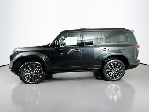 Used 2026 Lexus GX 550 w/ Accessory Package (2T) AWD/4WD image 4