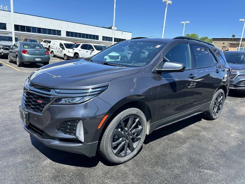 Used 2023 Chevrolet Equinox RS AWD/4WD image 3