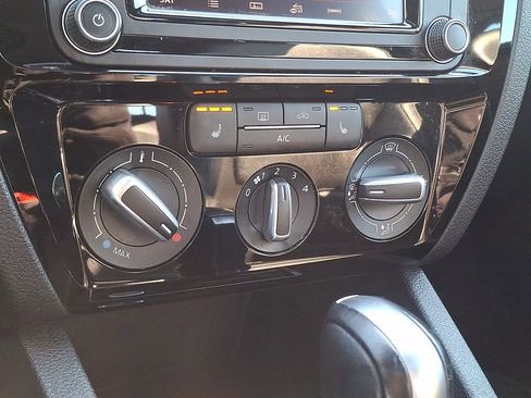 Used 2018 Volkswagen Jetta Sport image 18