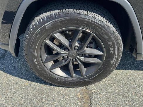 Used 2017 Jeep Grand Cherokee Limited AWD/4WD image 10