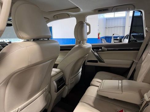 Used 2017 Lexus GX 460 Premium w/ Premium Package AWD/4WD image 17