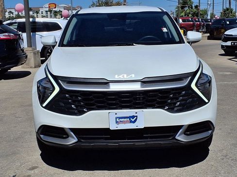 Certified 2023 Kia Sportage LX image 2