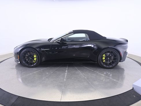 Used 2026 Aston Martin V8 Vantage Coupe RWD image 12