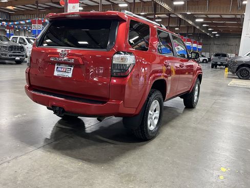 Used 2021 Toyota 4Runner SR5 Premium w/ Moonroof Package AWD/4WD image 5
