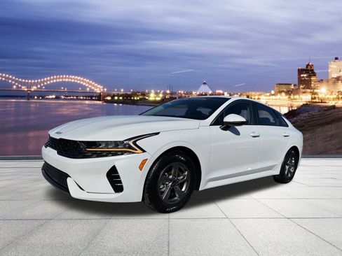 Used 2023 Kia K5 LXS image 1