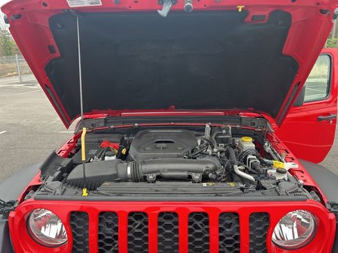 Used 2024 Jeep Wrangler Sport AWD/4WD image 24
