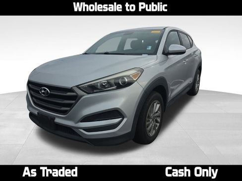 Used 2016 Hyundai Tucson SE image 1