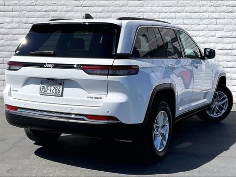 Used 2025 Jeep Grand Cherokee Laredo X w/ Trailer Tow Package AWD/4WD image 13