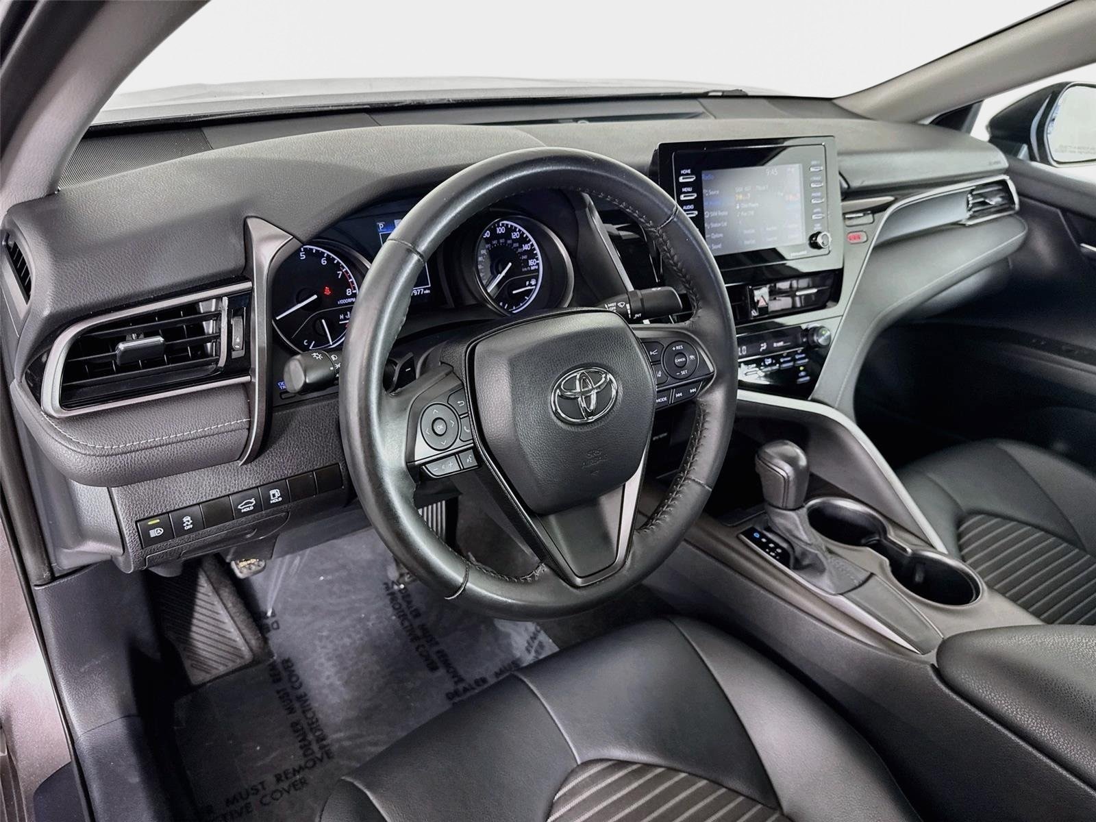 Used 2021 Toyota Camry SE FWD image 9