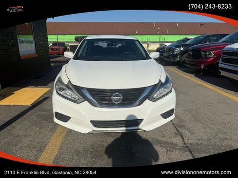 Used 2016 Nissan Altima 2.5 S w/ Interior Lighting Package FWD image 3