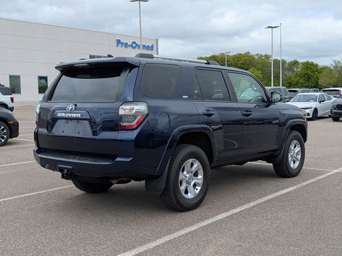 Used 2024 Toyota 4Runner SR5 AWD/4WD image 4
