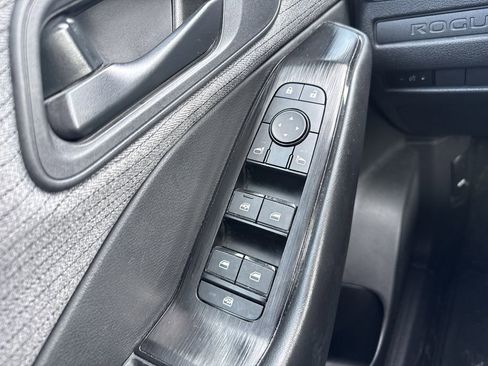 Used 2023 Nissan Rogue S image 24