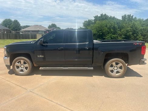 Used 2018 Chevrolet Silverado 1500 LT w/ Texas Edition AWD/4WD image 2