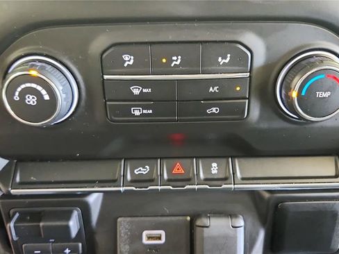 Used 2019 Chevrolet Silverado 1500 Custom w/ Custom Value Package AWD/4WD image 30