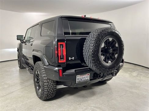 Used 2024 GMC Hummer EV 2X w/ Extreme Off-Road Package image 33