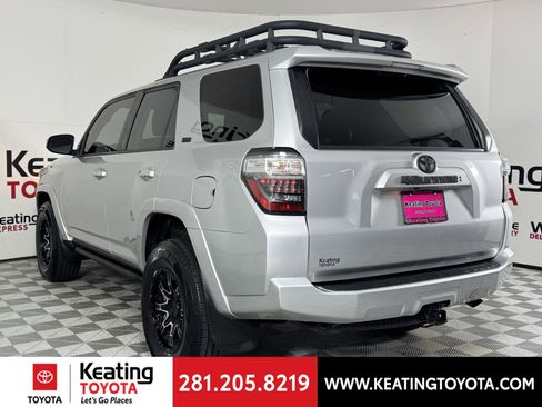 Used 2022 Toyota 4Runner SR5 image 6