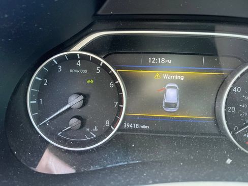 Used 2016 Nissan Murano Platinum w/ Platinum Technology Package FWD image 10