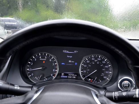 Used 2018 INFINITI Q50 Luxe RWD image 19