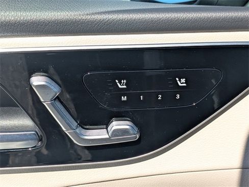 Used 2025 Mercedes-Benz C 300 Sedan image 20