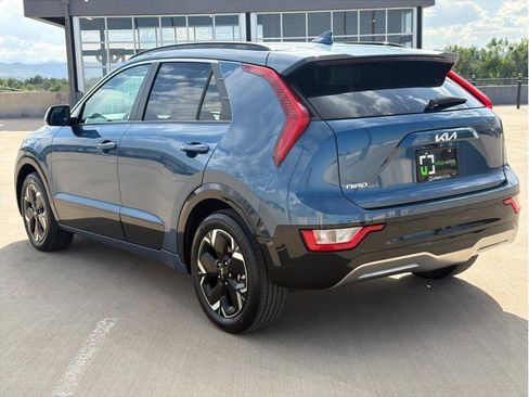 Used 2023 Kia Niro Wind w/ Wind Preserve Package FWD image 6
