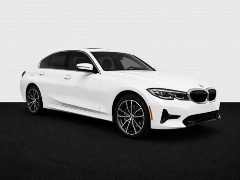 Used 2021 BMW 330i Sedan w/ Convenience Package RWD image 3