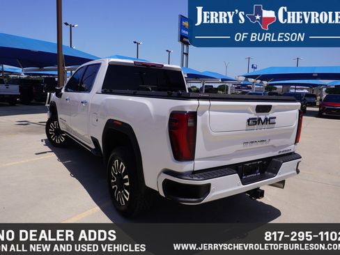 Used 2025 GMC Sierra 2500 Denali Ultimate AWD/4WD image 4
