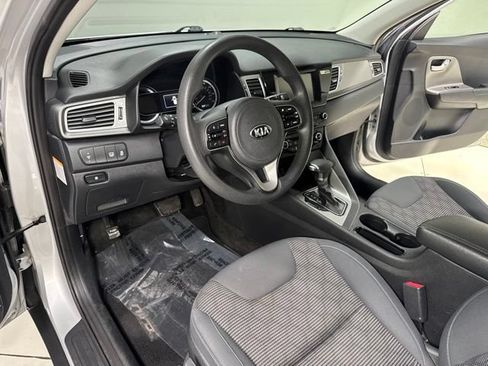 Used 2018 Kia Niro FE FWD image 10