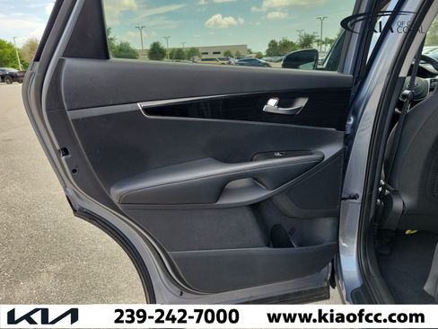 Used 2020 Kia Sorento S FWD image 15