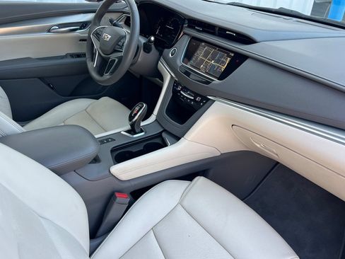 Used 2018 Cadillac XT5 Premium Luxury AWD/4WD image 13