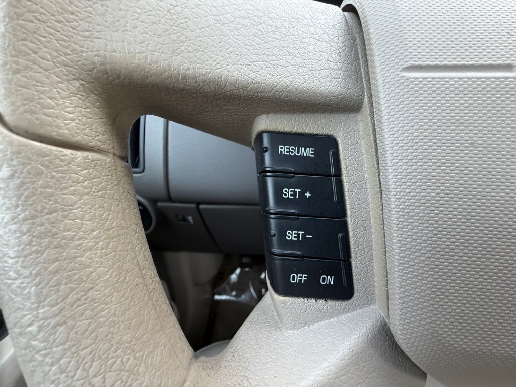 Used 2010 Ford Edge SE FWD image 22