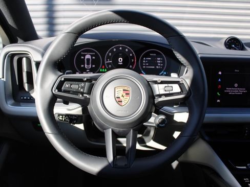 New 2026 Porsche Cayenne image 22